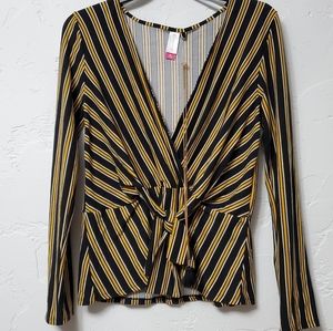 No Boundaries Long Sleeve Women Shirt W/ Necklace